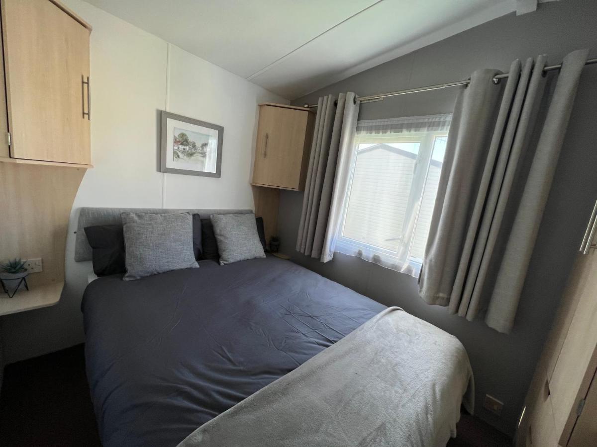 Forest & Beach Access Naish Park Appartement New Milton Buitenkant foto